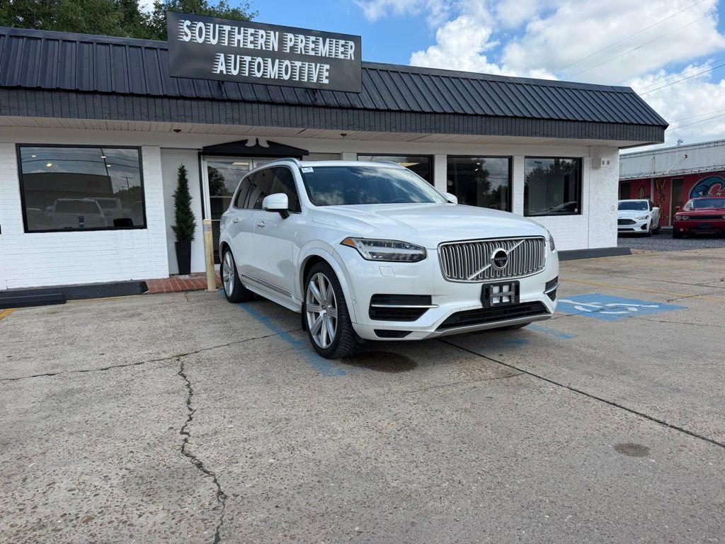 Used 2017 Volvo XC90 T8 Inscription w/ Luxury Package AWD/4WD image 3