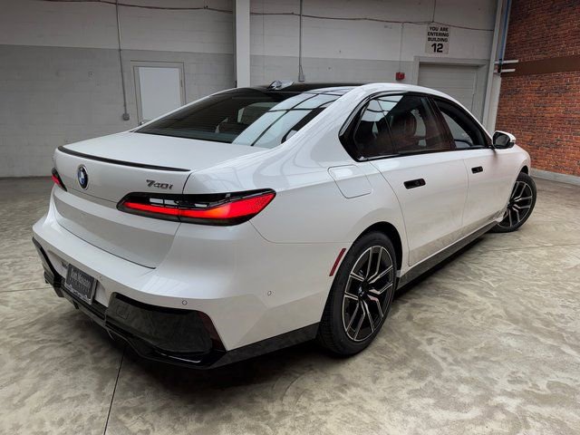 Used 2026 BMW 740i xDrive w/ Executive Package image 5