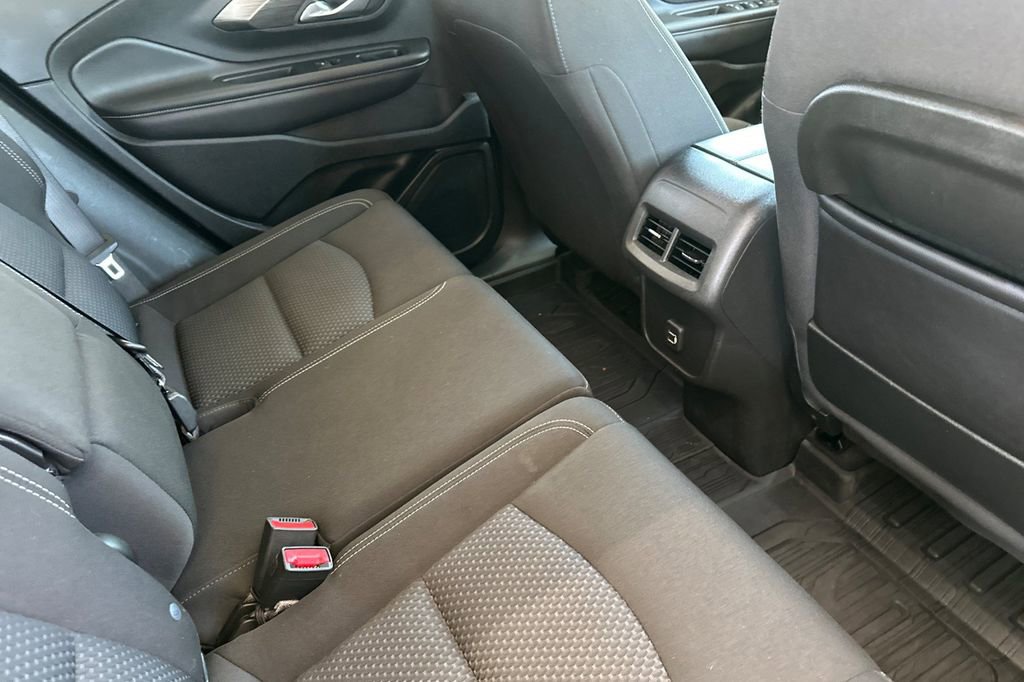 Used 2022 GMC Terrain SLE w/ LPO, Floor Liner Package image 22