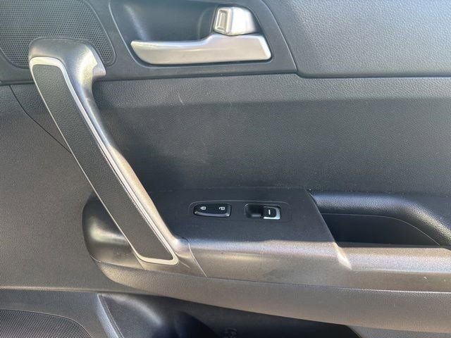 Used 2021 Kia Sportage LX image 39