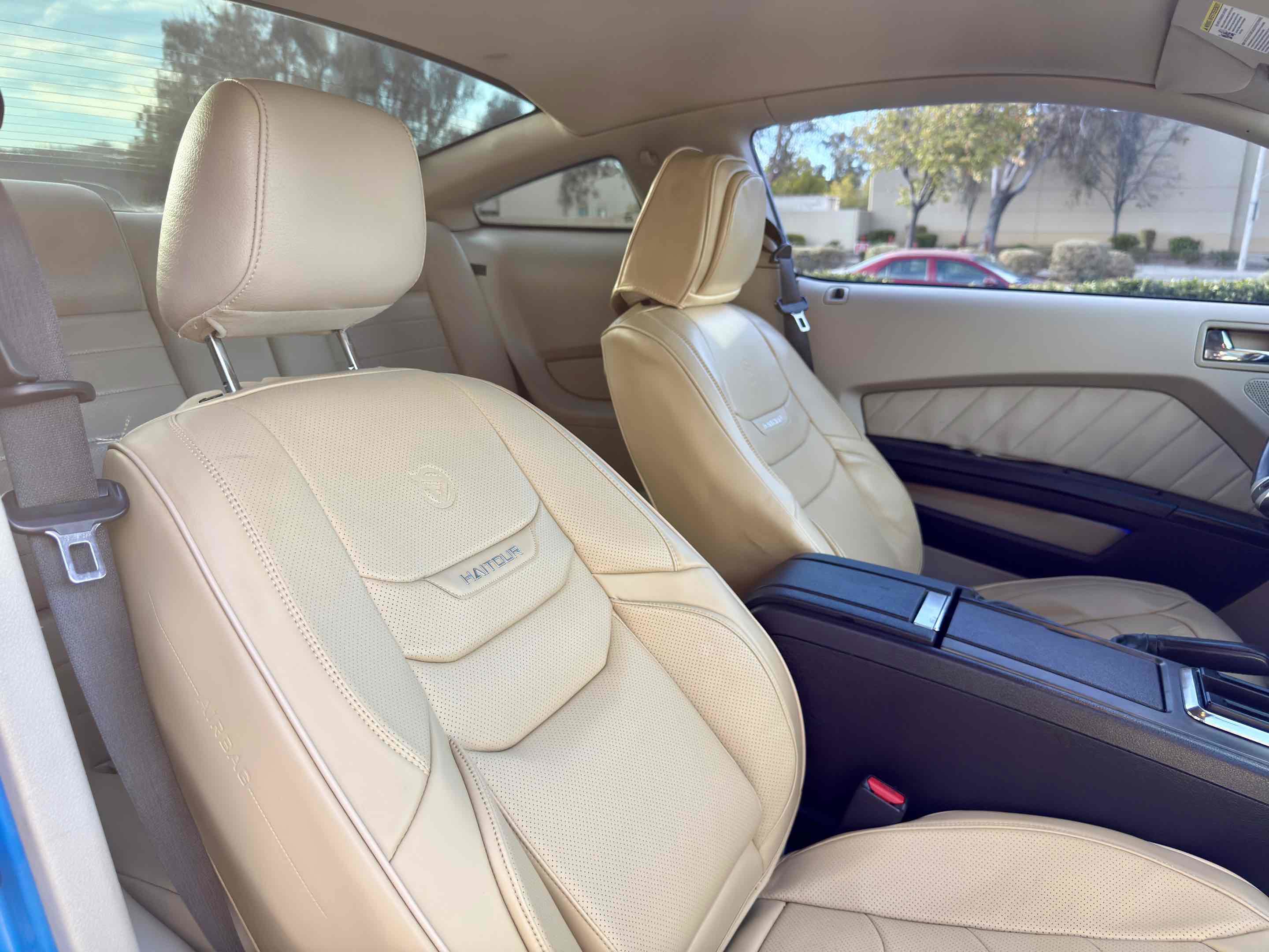 Used 2010 Ford Mustang Premium image 41