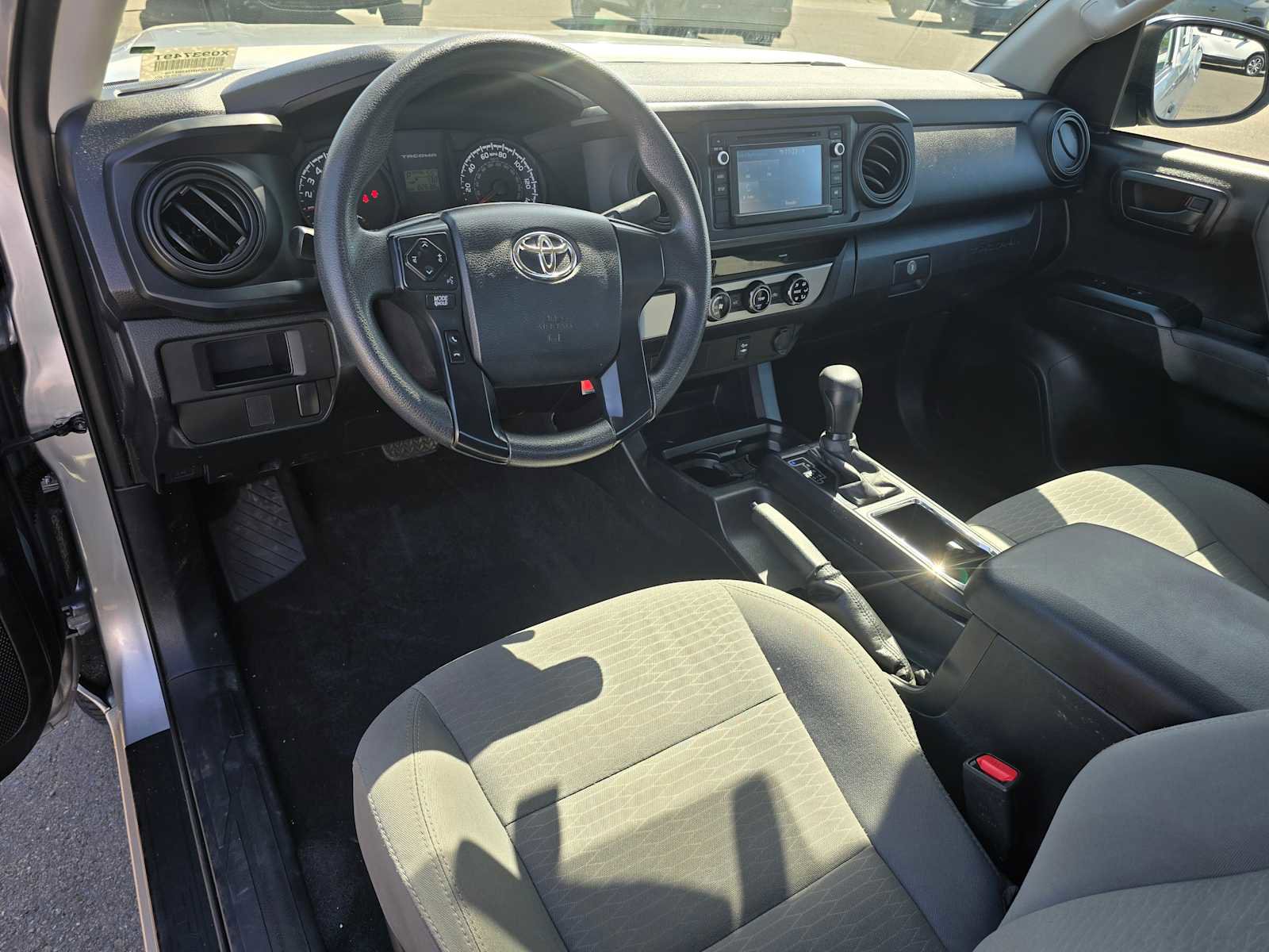 Used 2017 Toyota Tacoma SR RWD image 21