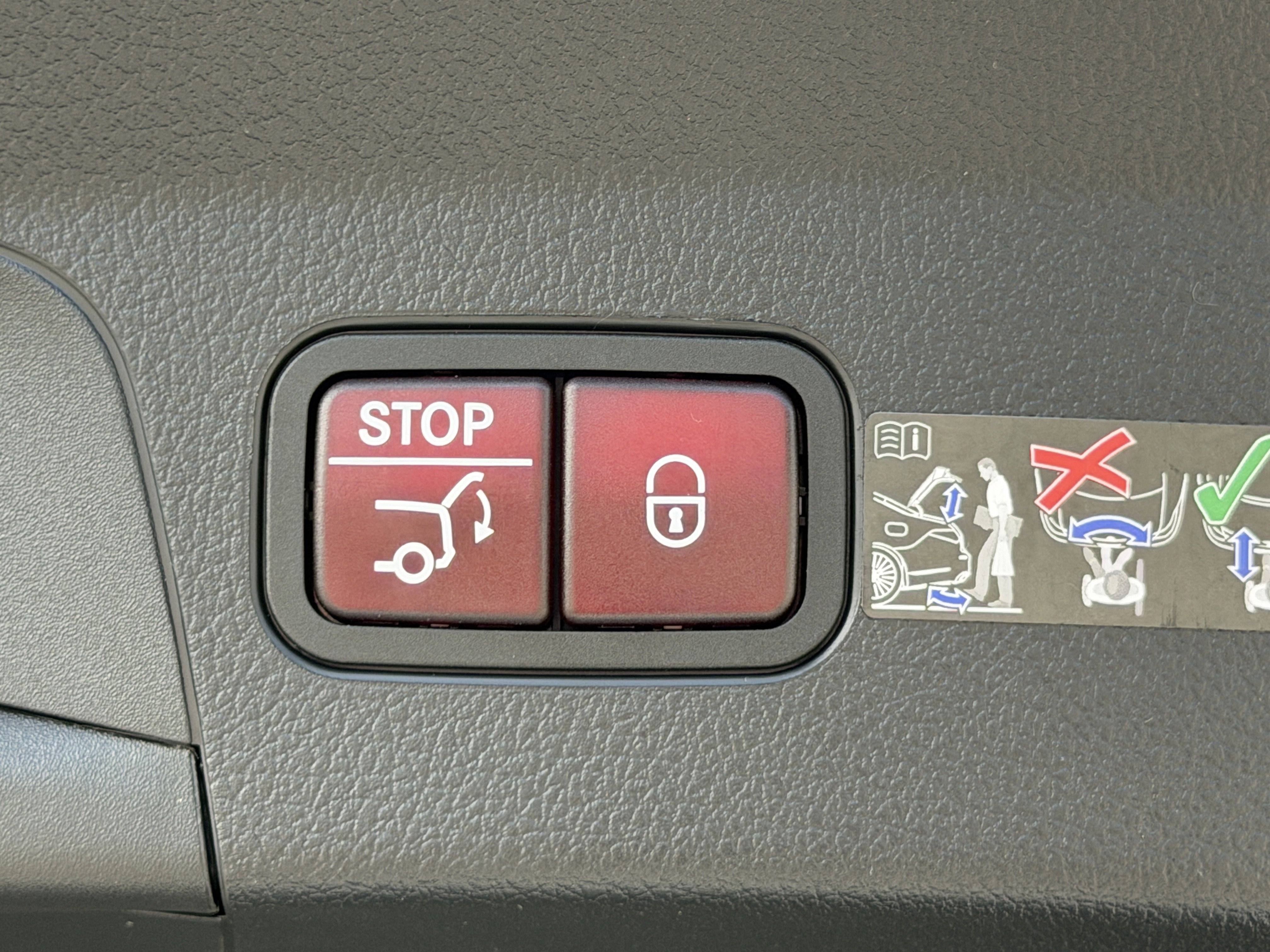 New 2026 Mercedes-Benz GLE 450 4MATIC Coupe image 13