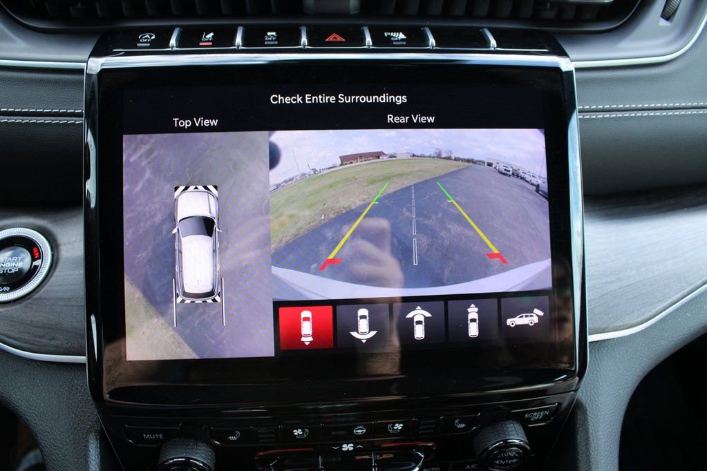 Used 2024 Jeep Grand Cherokee L Limited w/ Luxury Tech Group II image 40