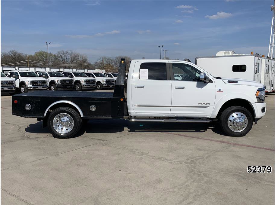 Used 2022 RAM 5500 4x4 Crew Cab image 5