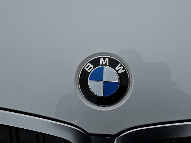 Used 2023 BMW 330i xDrive Sedan w/ Premium Package AWD/4WD image 35