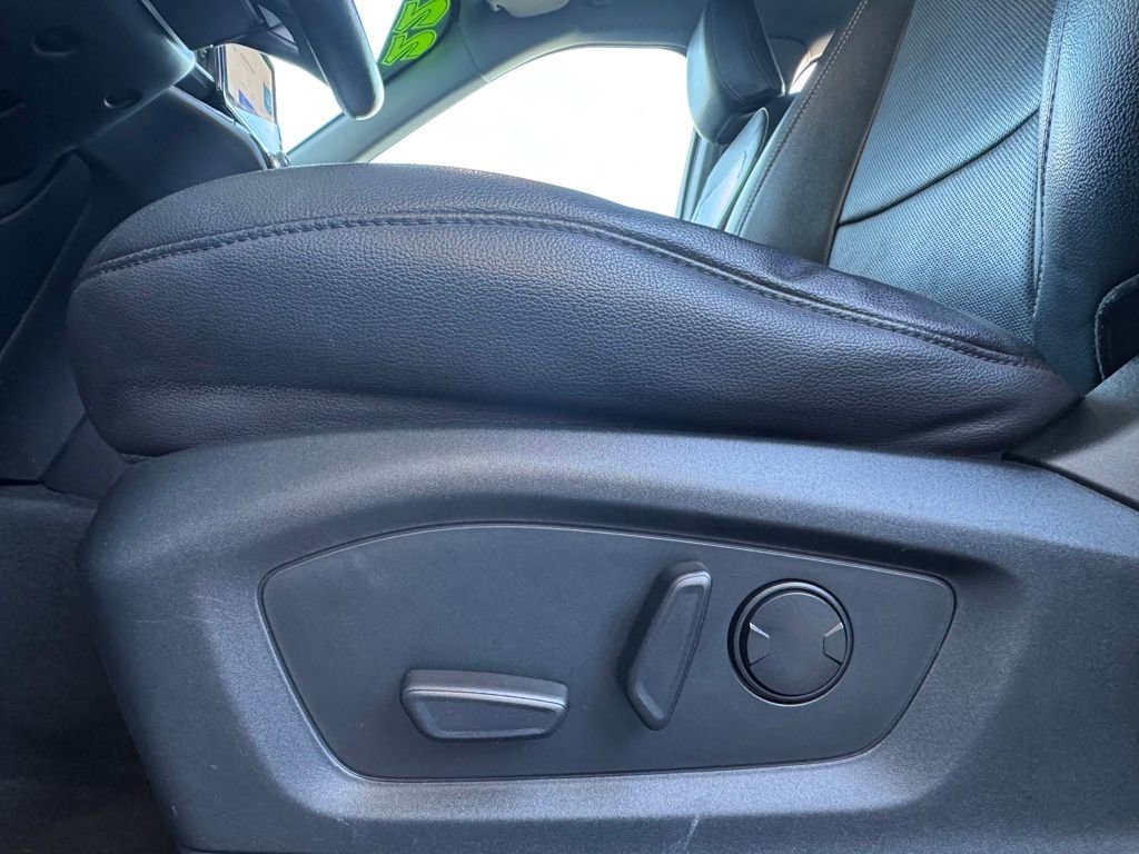 Used 2022 Ford Explorer Limited w/ Equipment Group 301A image 19