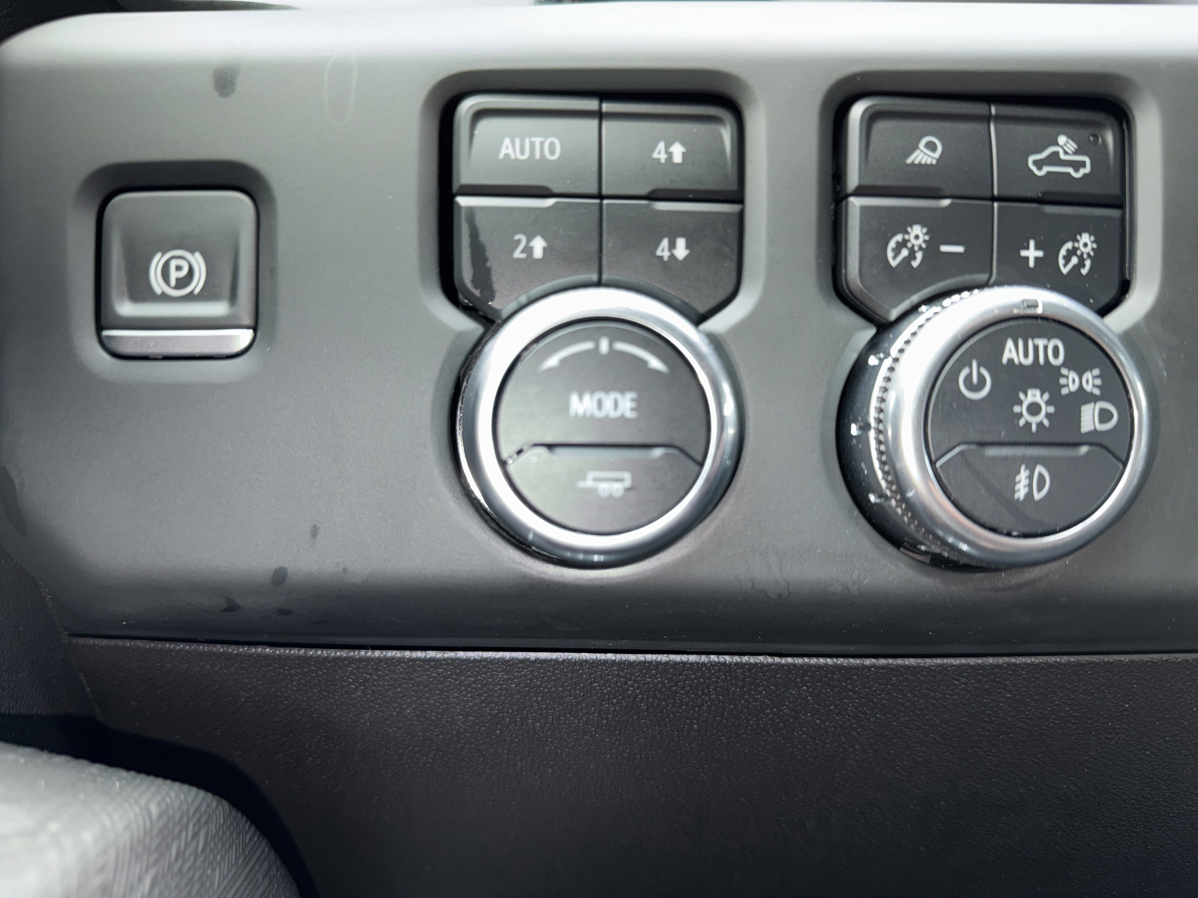 Used 2024 GMC Sierra 2500 AT4X image 19