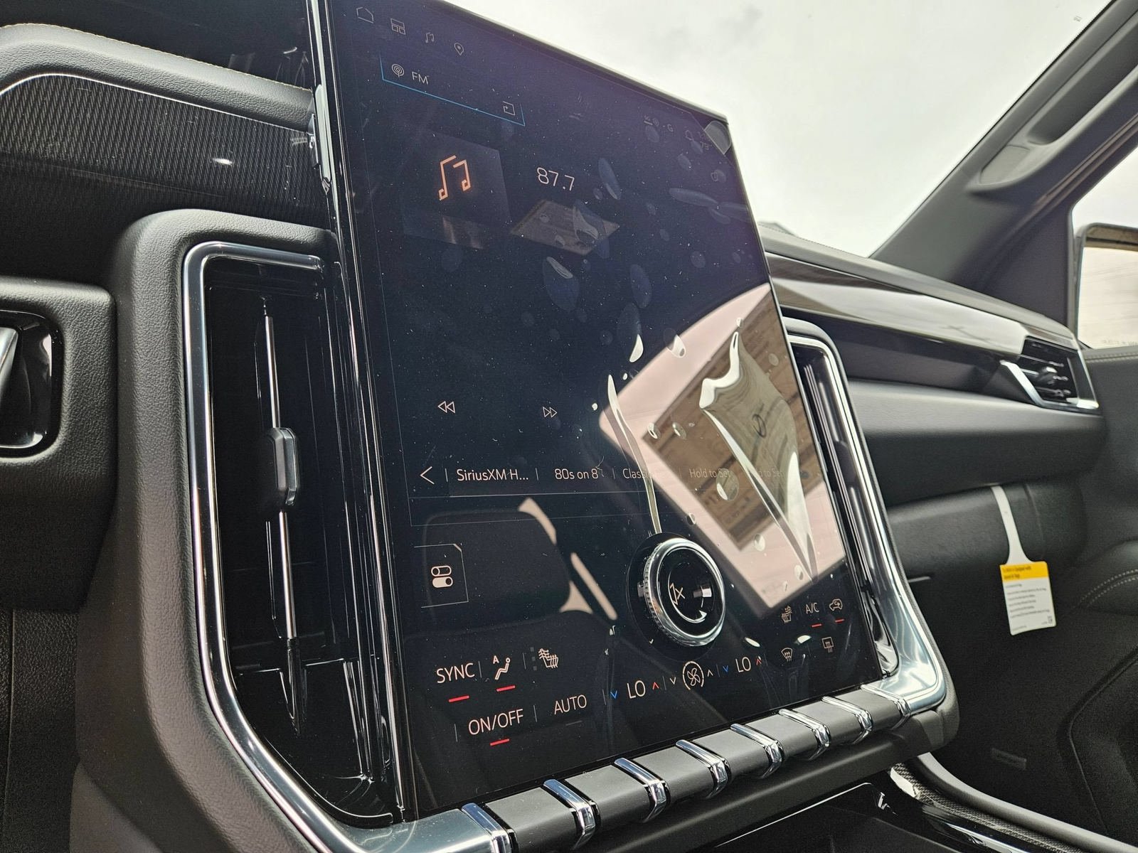 New 2026 GMC Yukon Elevation AWD/4WD image 18