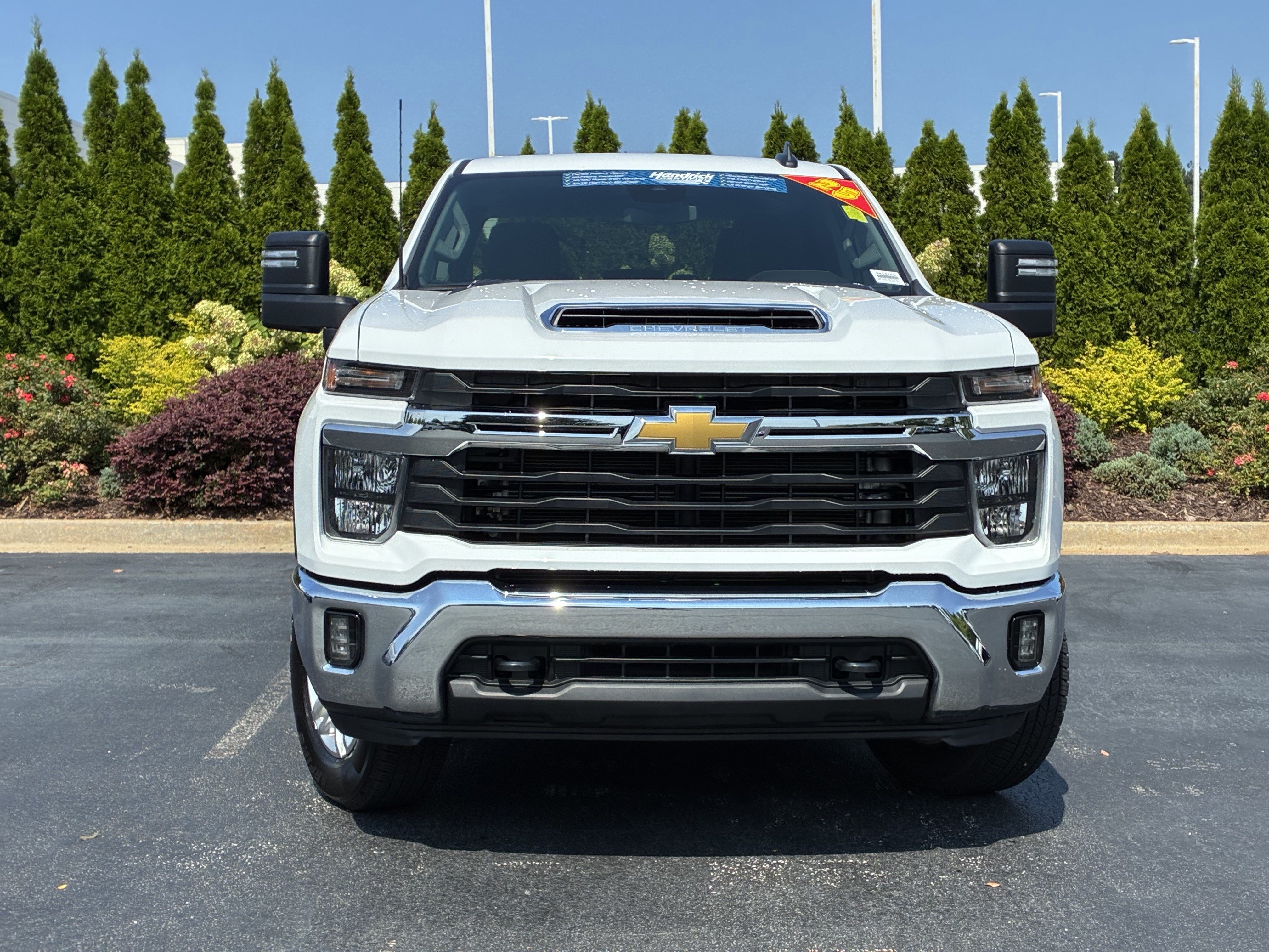 Used 2025 Chevrolet Silverado 2500 LT w/ Convenience Package AWD/4WD image 5