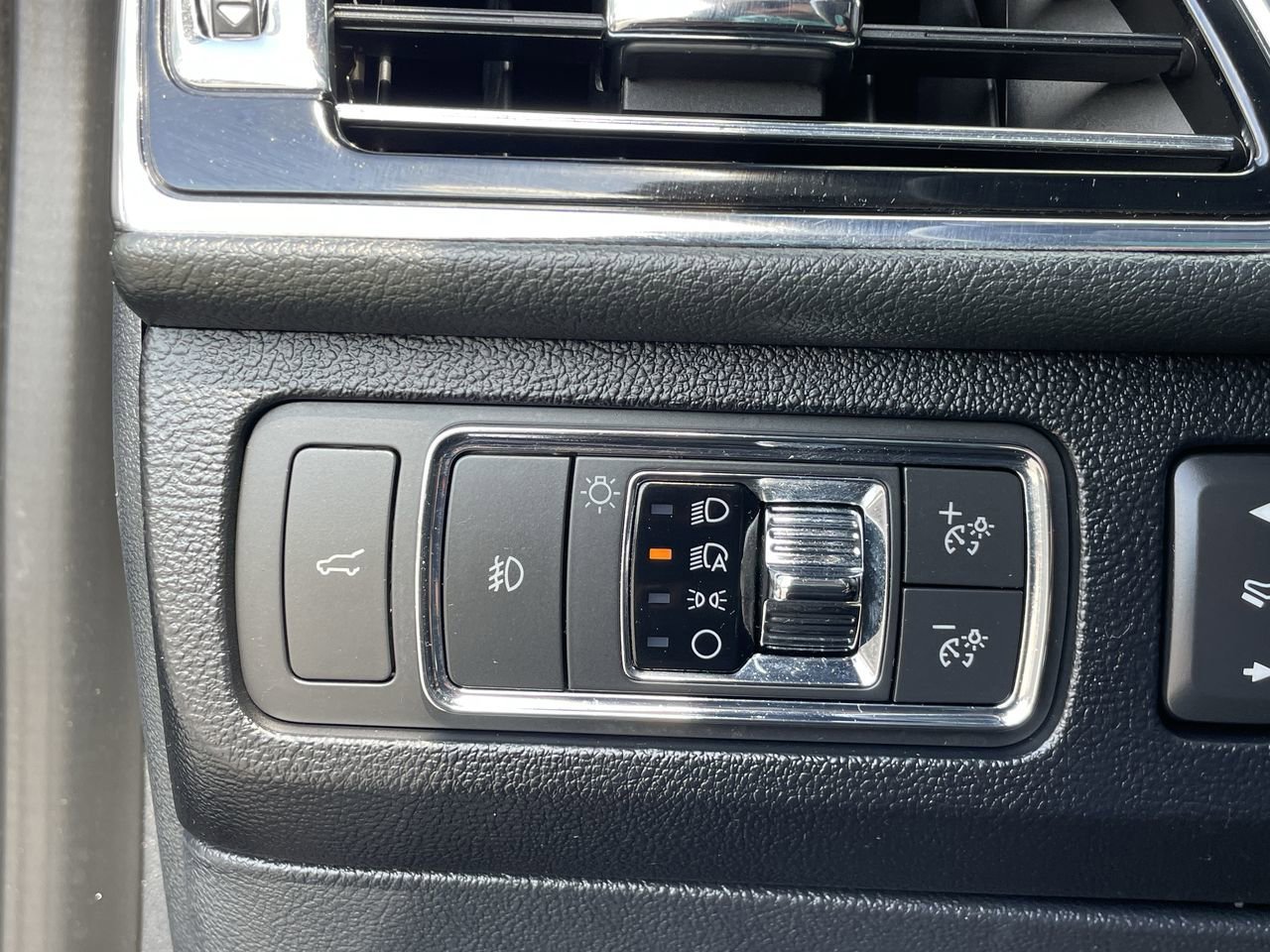 Used 2022 Lincoln Navigator Reserve AWD/4WD image 28