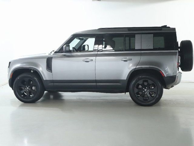 Used 2023 Land Rover Defender 110 SE image 4