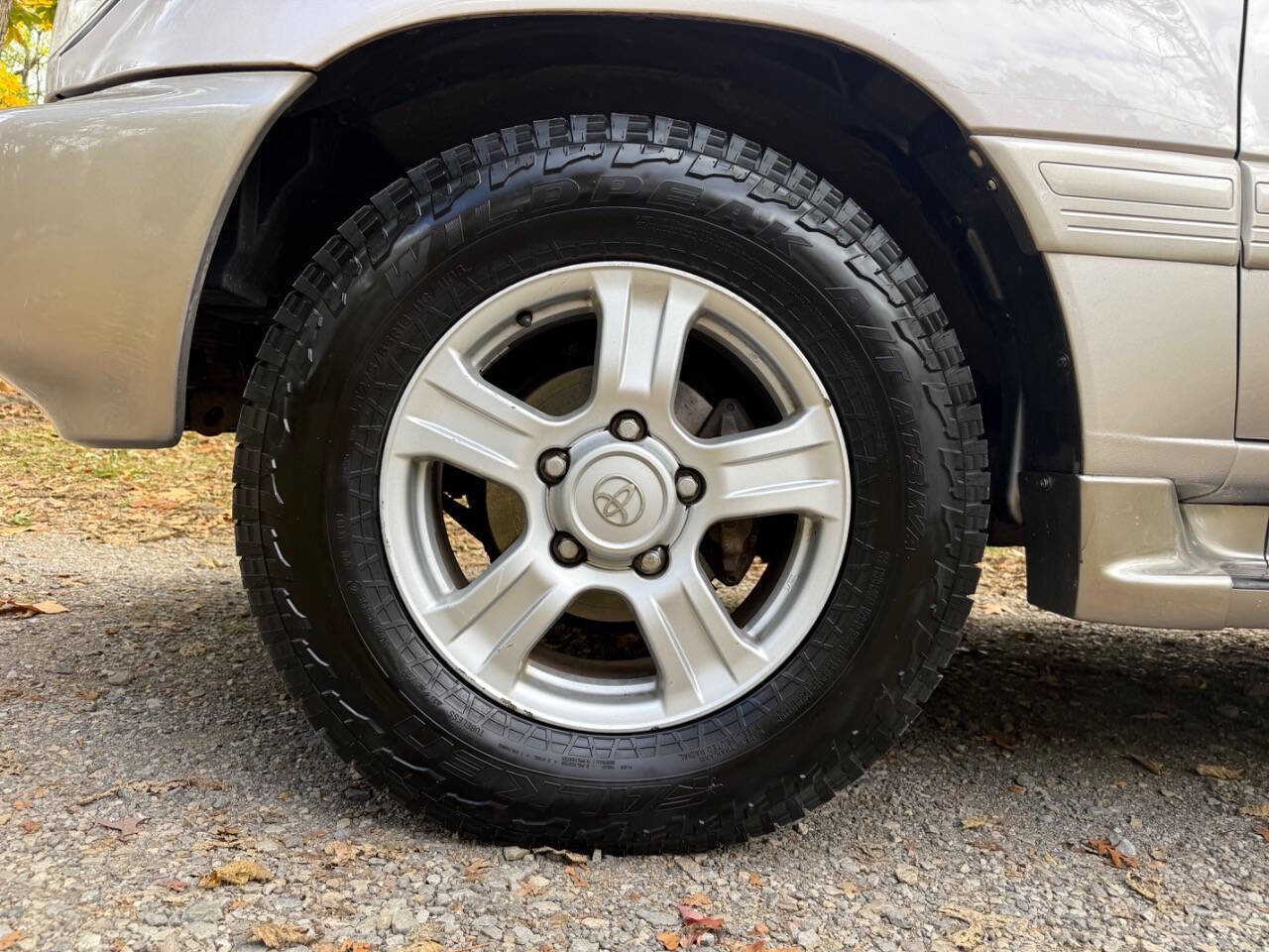 Used 2000 Toyota Land Cruiser image 10