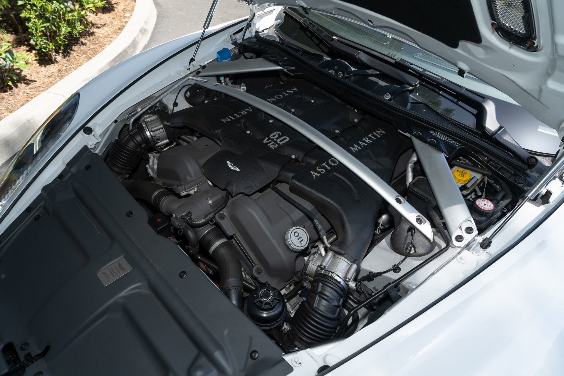 Used 2012 Aston Martin Virage Coupe RWD image 12