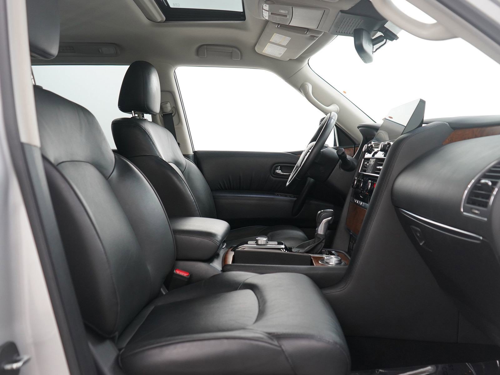 Used 2024 Nissan Armada SL image 12