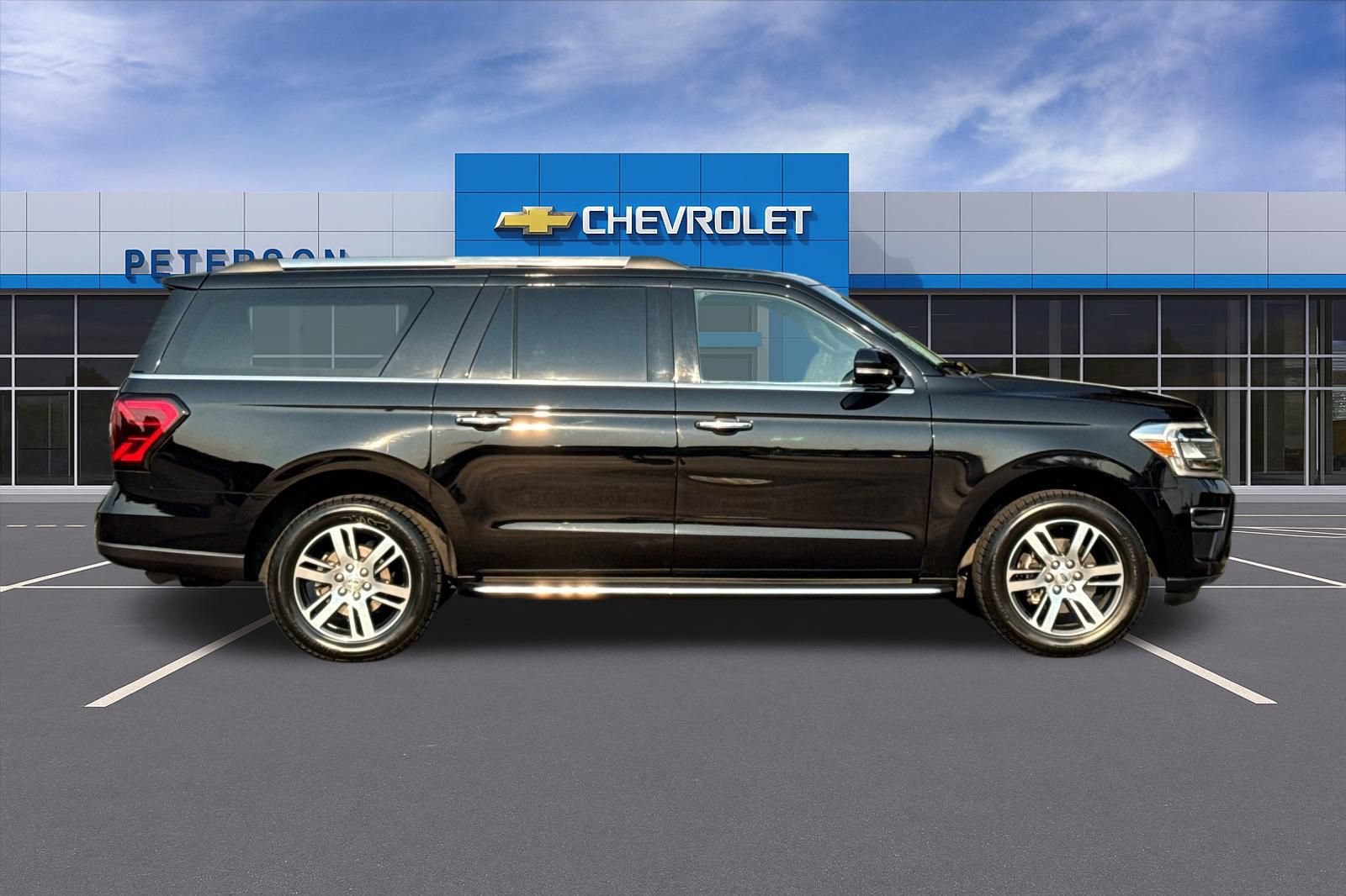 Used 2022 Ford Expedition Max Limited AWD/4WD image 3