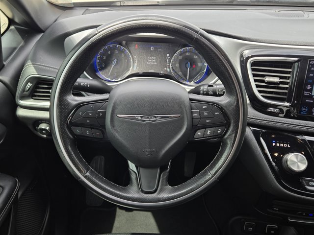 Used 2020 Chrysler Pacifica Limited w/ Advanced Safetytec Group image 23