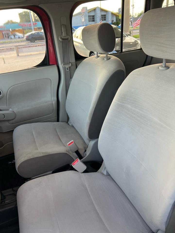 Used 2010 Nissan Cube 1.8 S w/ Interior Designer Pkg FWD image 8