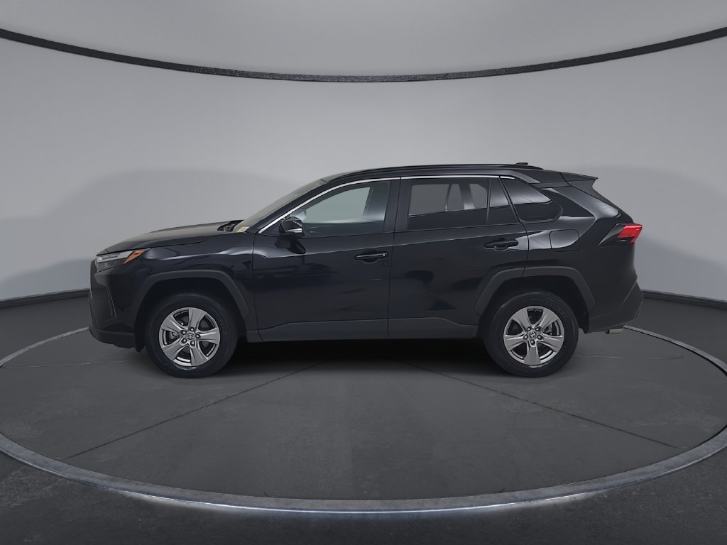 Used 2025 Toyota RAV4 XLE AWD/4WD image 8