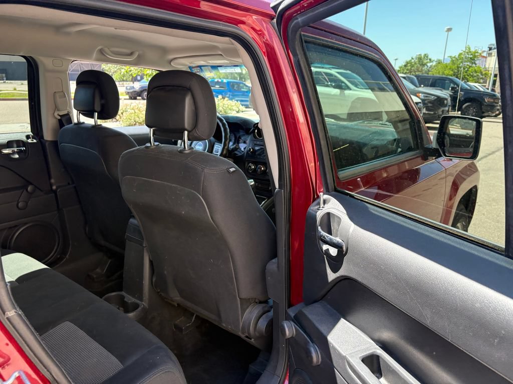 Used 2014 Jeep Patriot Sport FWD image 27