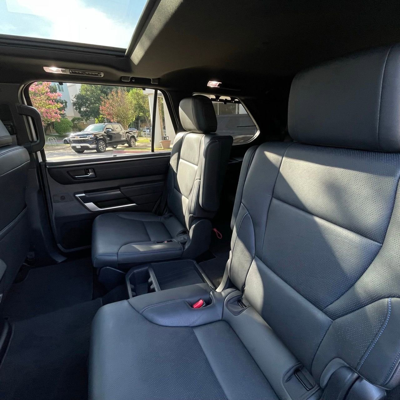 Used 2025 Toyota Sequoia Platinum AWD/4WD image 22