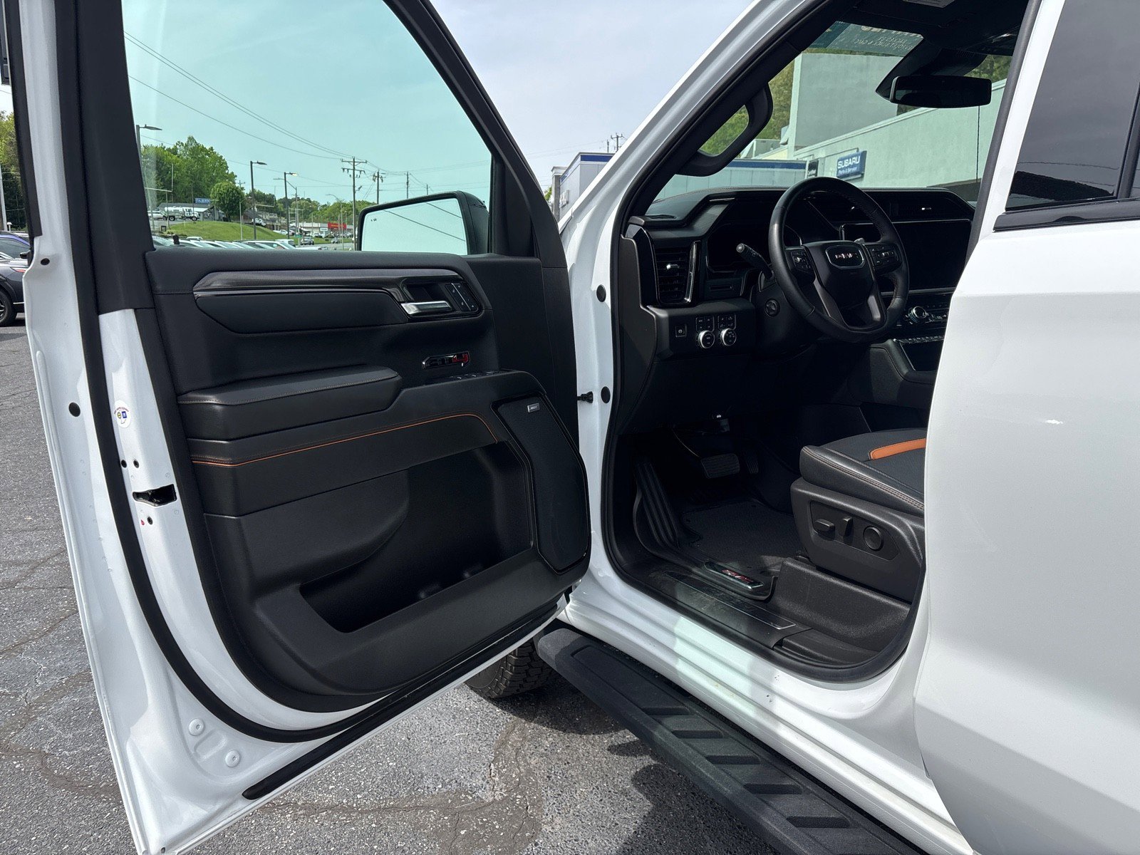 Certified 2024 GMC Sierra 1500 AT4 w/ AT4 Premium Package image 9