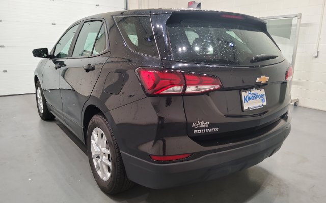 Used 2023 Chevrolet Equinox LS FWD image 8