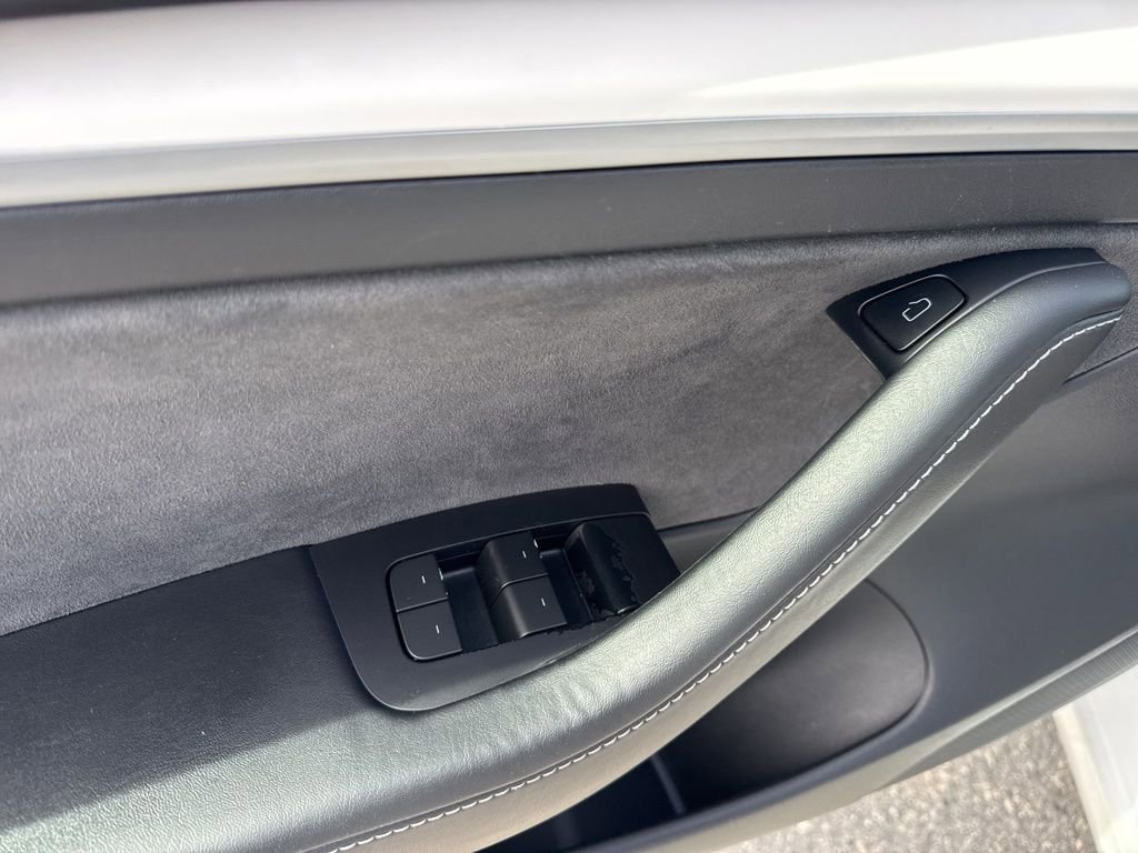 Used 2021 Tesla Model 3 Standard Range Plus image 29