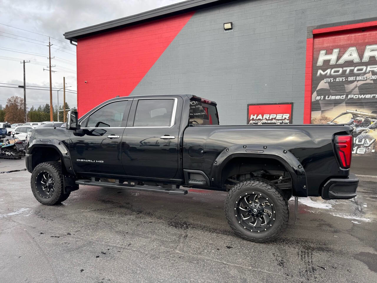 Used 2024 GMC Sierra 3500 Denali w/ Technology Package image 16