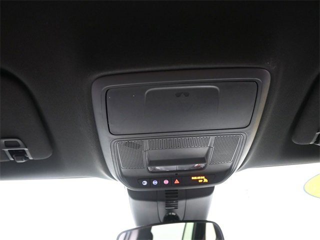 Used 2025 GMC Acadia Elevation image 4