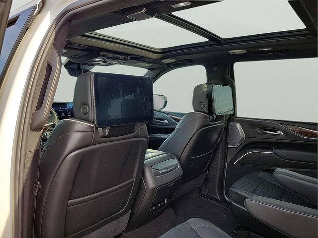 Used 2024 Cadillac Escalade Sport Platinum w/ LPO, ONYX Package AWD/4WD image 14