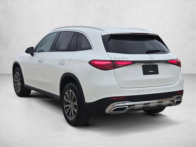 Used 2024 Mercedes-Benz GLC 300 w/ Winter Package image 8