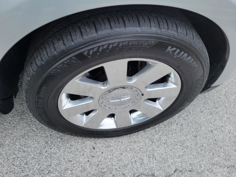 Used 2013 Lincoln MKT Limo AWD image 27