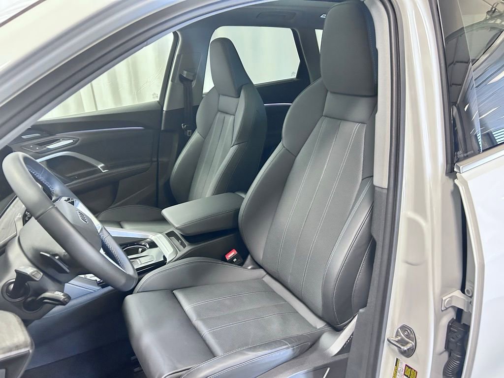 Used 2025 Audi Q5 Premium Plus w/ Premium Plus AWD/4WD image 7