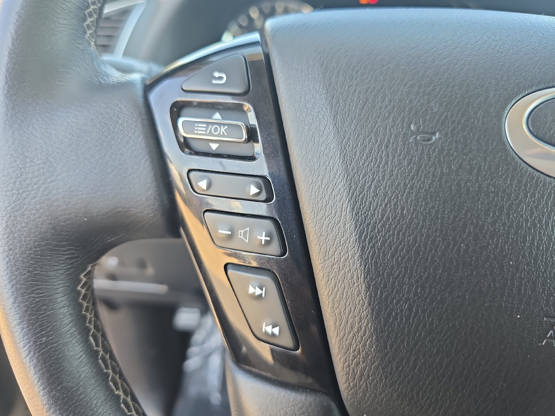 Used 2024 INFINITI QX80 Luxe AWD/4WD image 17