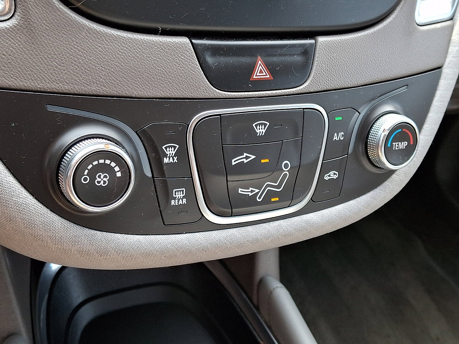 Used 2016 Chevrolet Malibu LT image 15