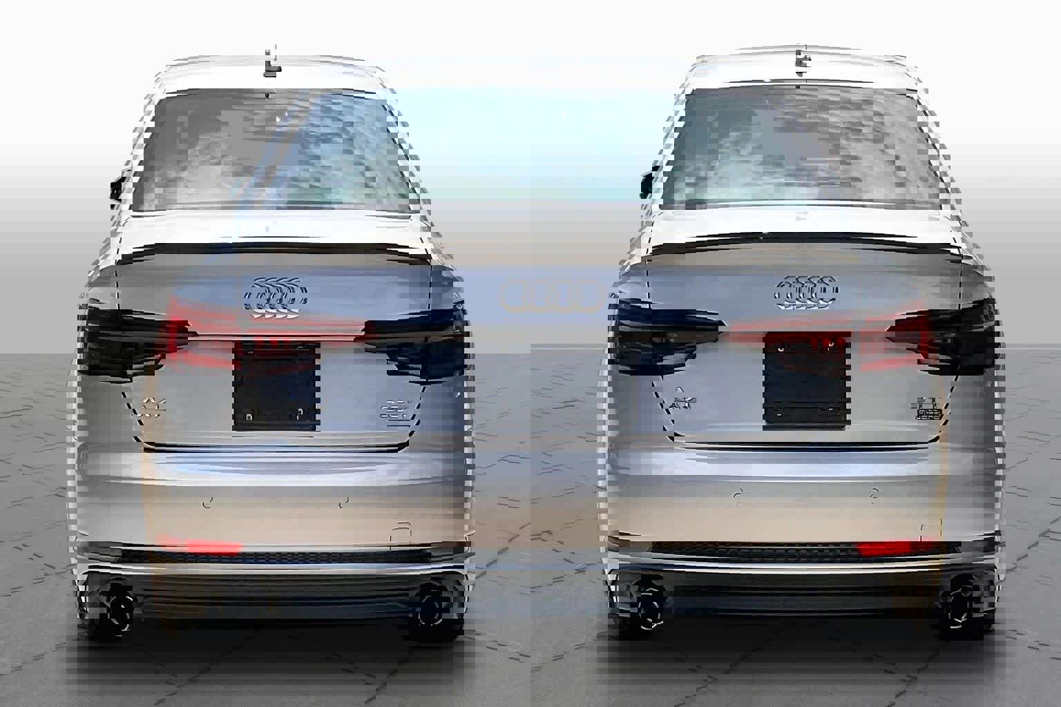 Used 2018 Audi A4 2.0T Premium Plus w/ Premium Plus Package image 5