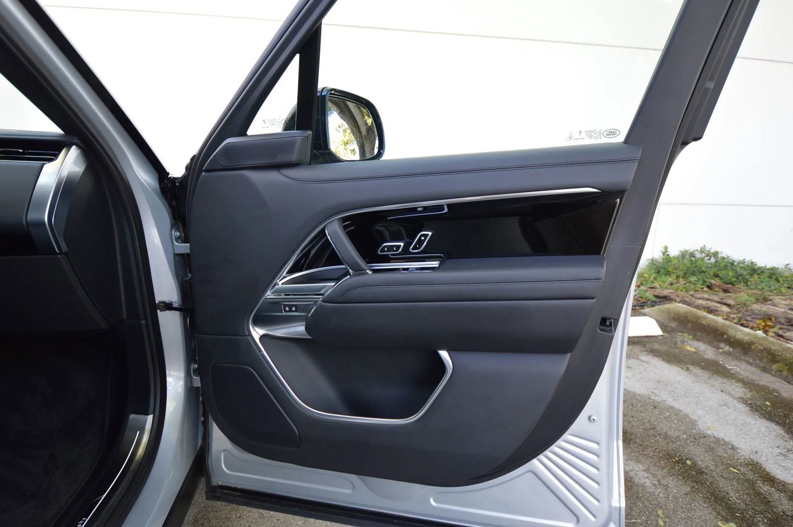 Used 2023 Land Rover Range Rover Autobiography AWD/4WD image 35