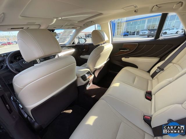 Used 2018 Lexus LS 500 w/ Accessory Package (Z2) image 17