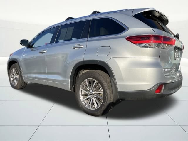Used 2017 Toyota Highlander XLE image 3