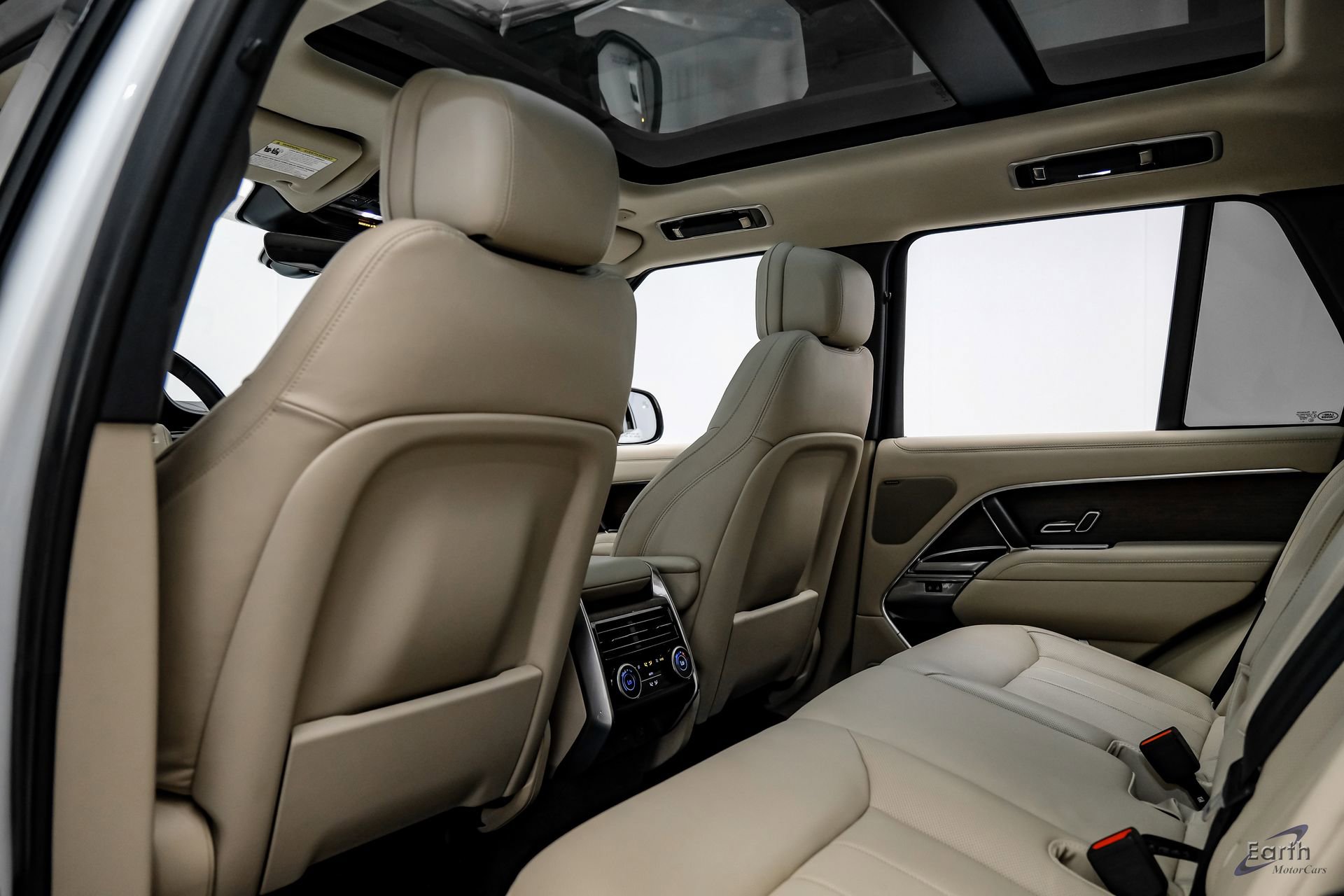 Used 2023 Land Rover Range Rover SE image 76