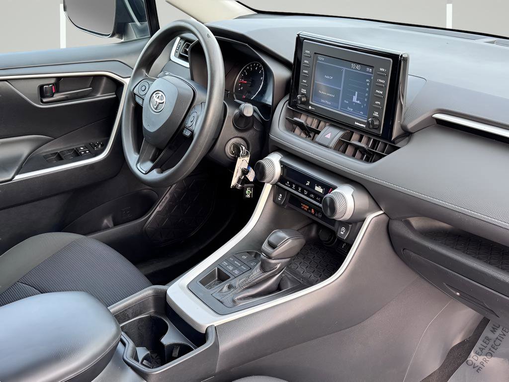 Used 2020 Toyota RAV4 LE image 6