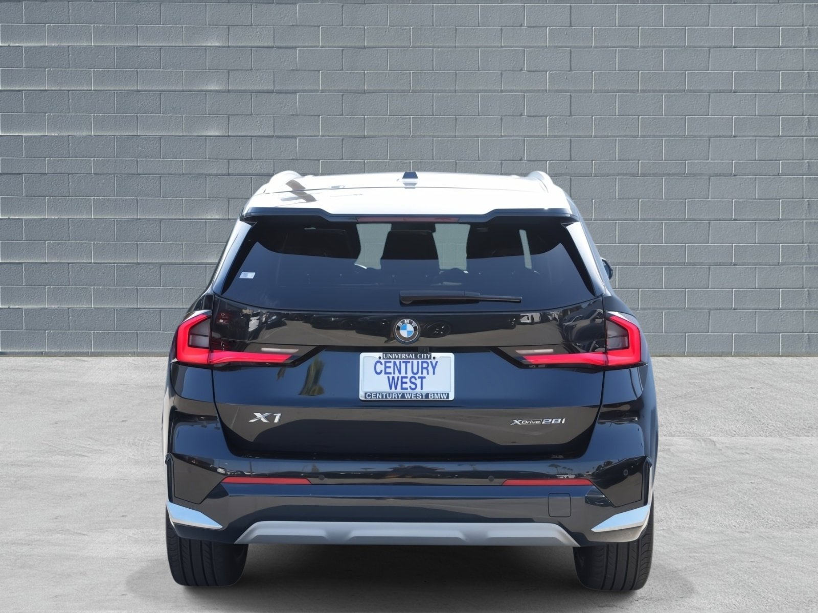 Used 2024 BMW X1 xDrive28i AWD/4WD image 4