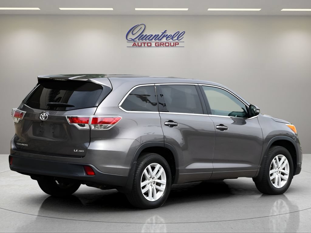 Used 2014 Toyota Highlander LE AWD/4WD image 4
