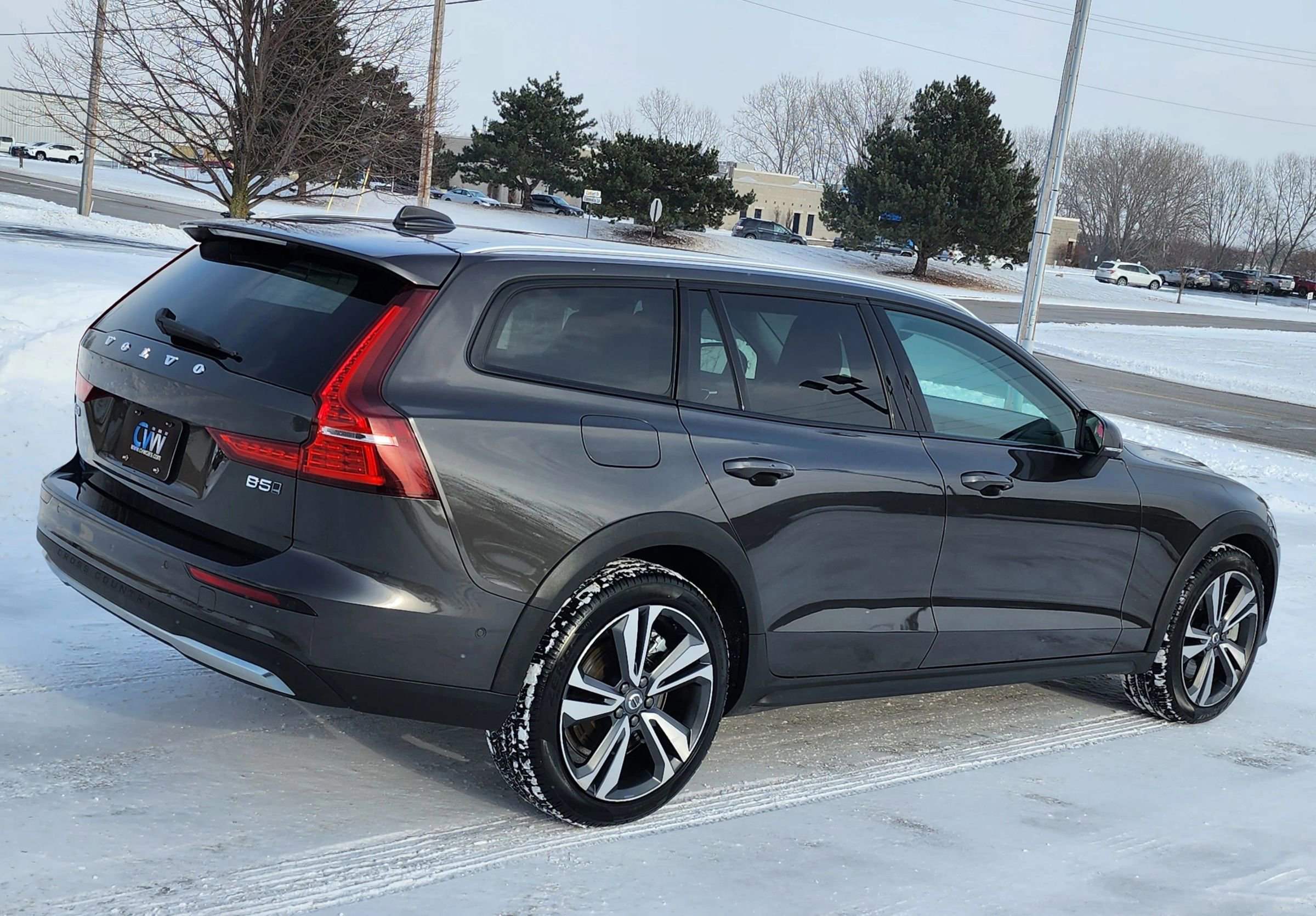 Used 2025 Volvo V60 B5 Cross Country Plus image 10