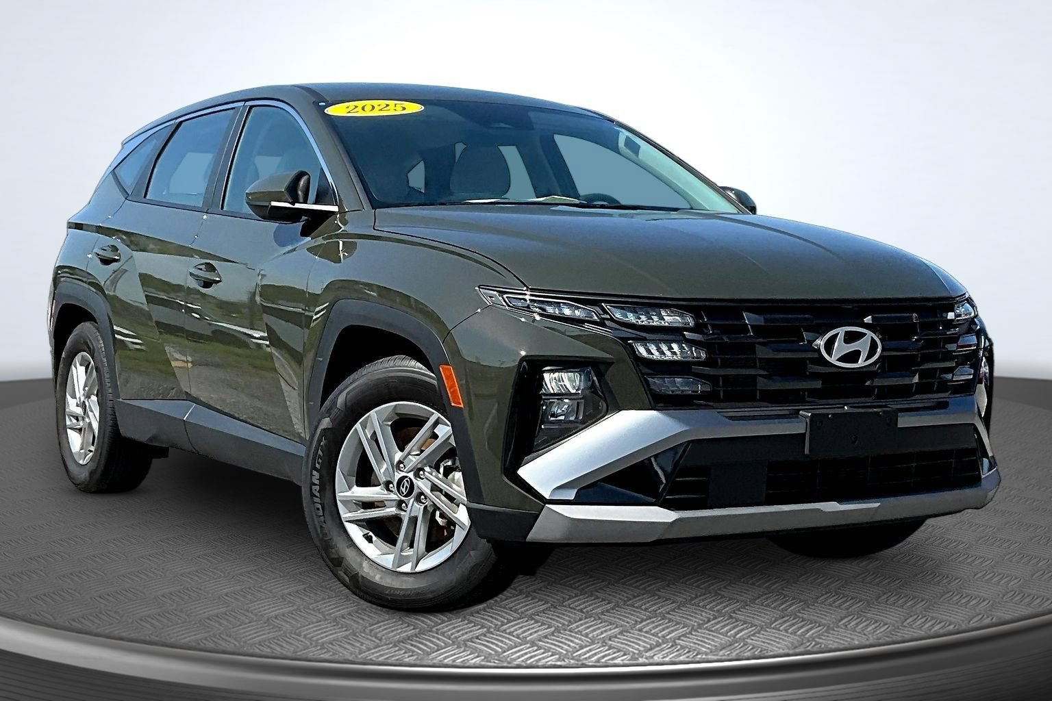 Used 2025 Hyundai Tucson SE FWD image 3