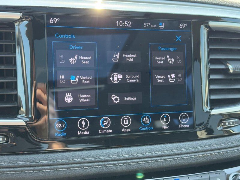 Used 2019 Chrysler Pacifica Limited w/ Tire & Wheel Group image 24
