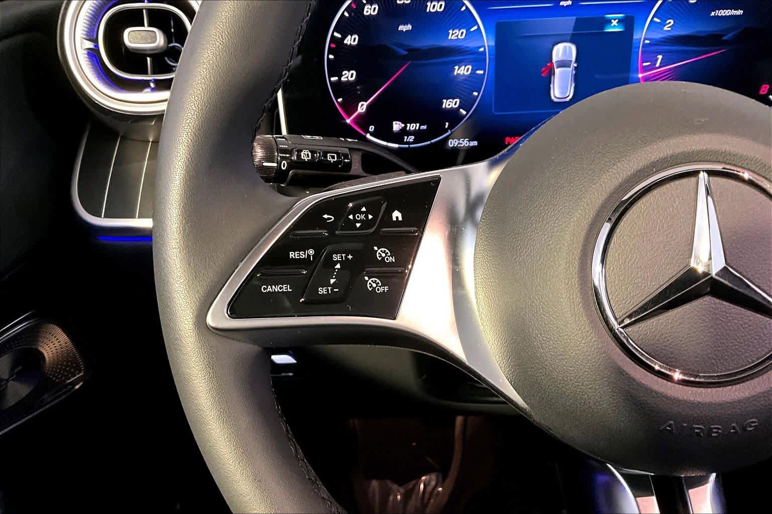 Used 2025 Mercedes-Benz GLC 300 4MATIC image 25