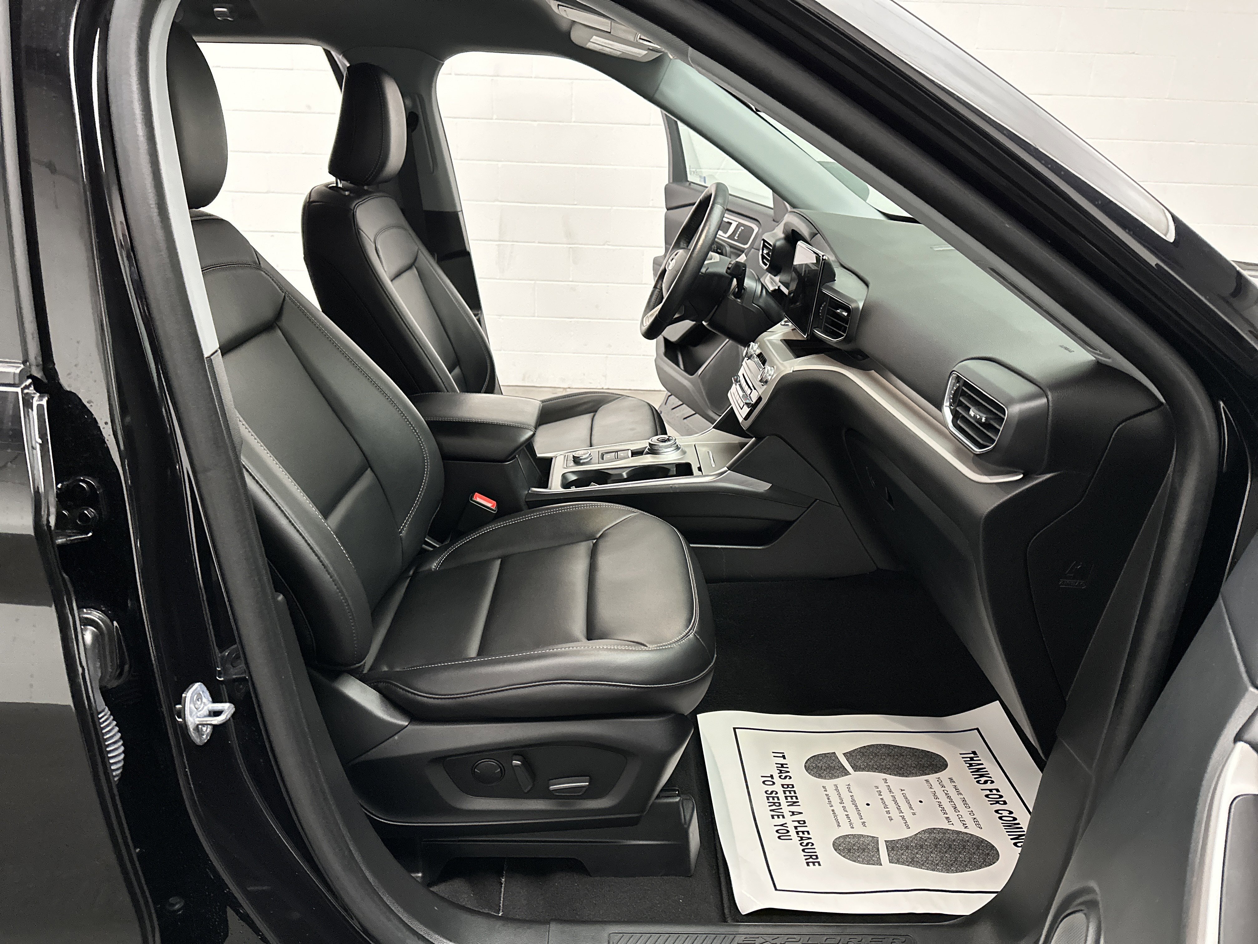 Used 2023 Ford Explorer XLT w/ Equipment Group 202A image 25