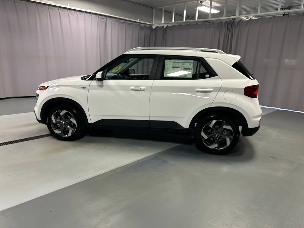 New 2026 Hyundai Venue SEL FWD image 4